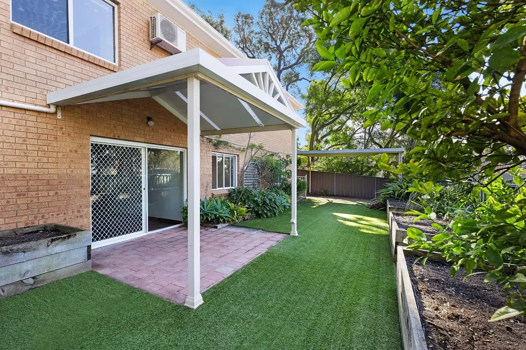 Charming 2 bedroom with fantastic outdoor area