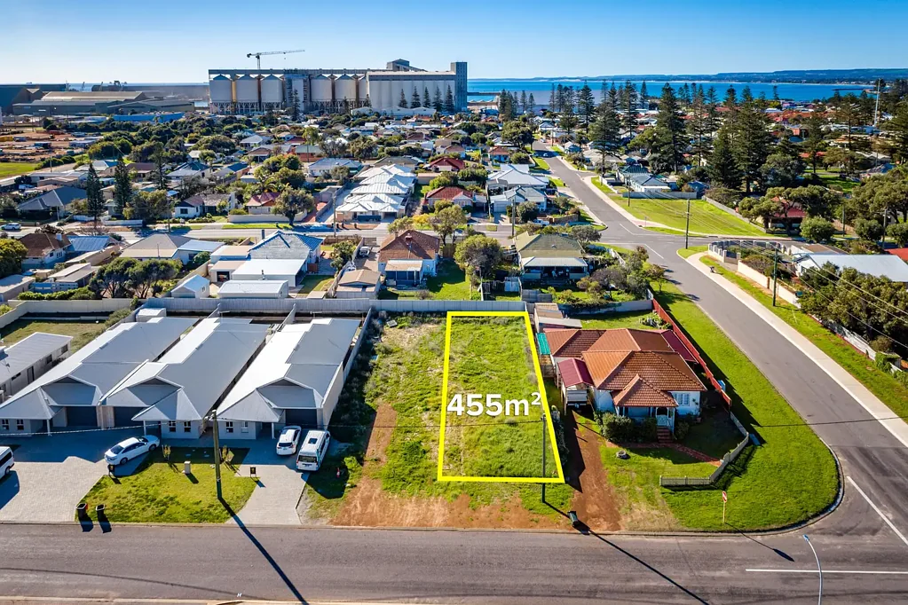15 Dampier Street, Beachlands, WA 6530