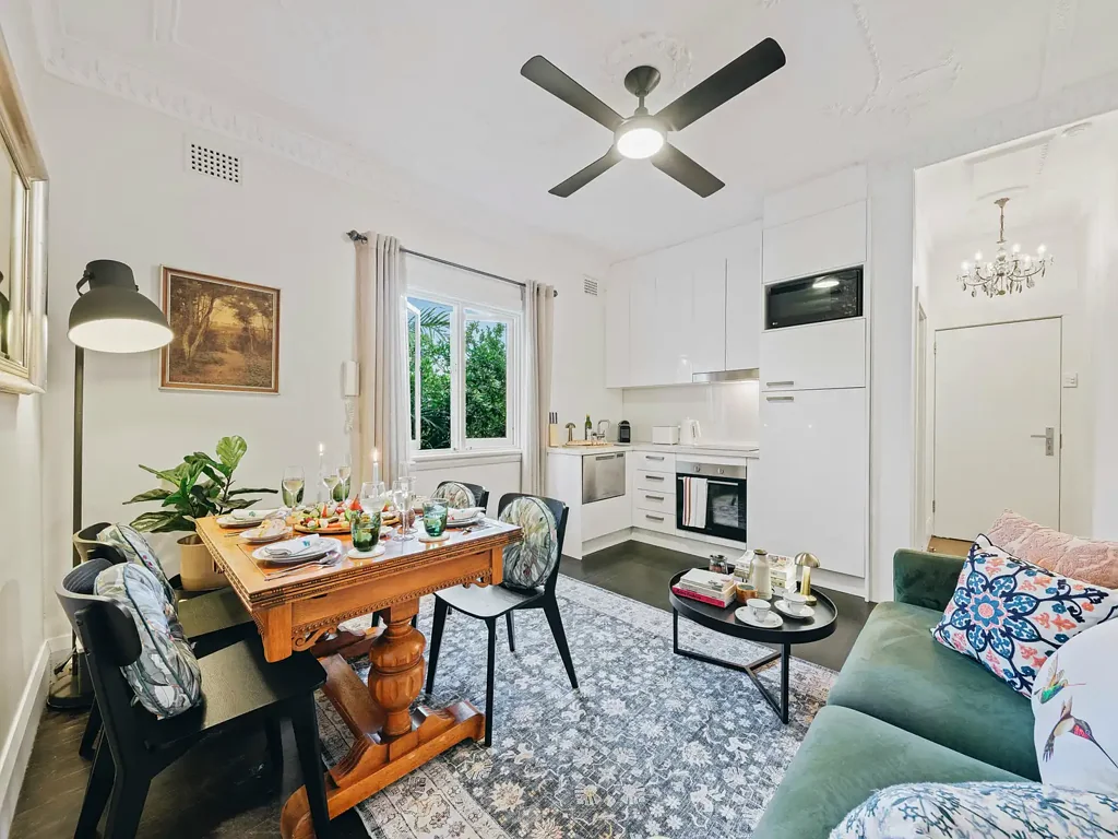 Fully furnished One Bedroom Apartment located in the heart of Bondi Beach