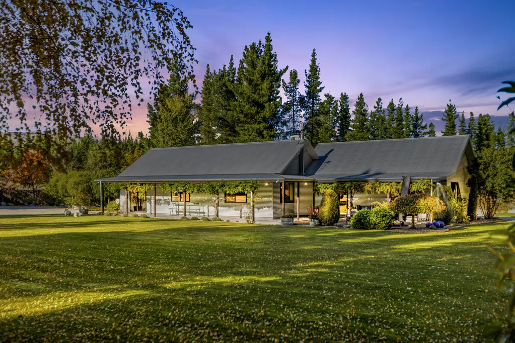Cromwell 4Zimmer Legacy Lifestyle – Chapel, Shed & more