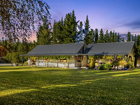 Cromwell 4房  Legacy Lifestyle – Chapel, Shed, Unit & more