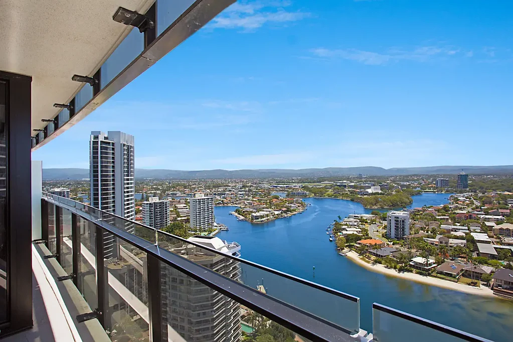 Luxury Living in the Heart of Surfers Paradise - Circle on Cavill