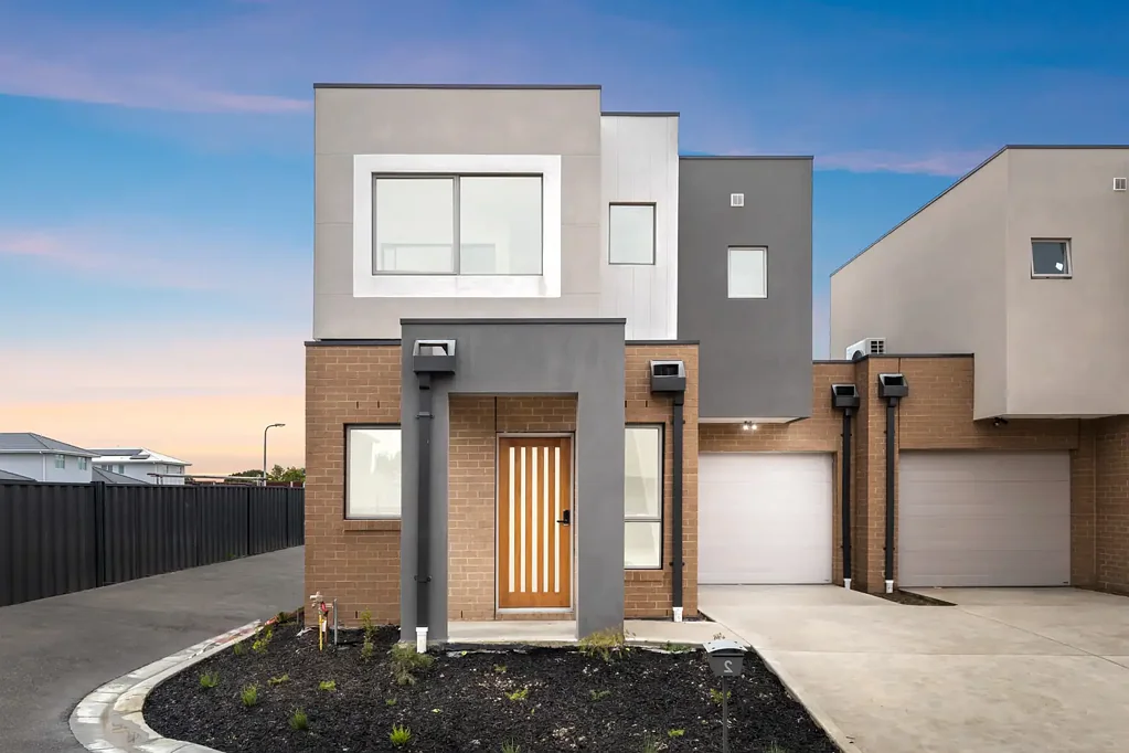 Officer 3Zimmer Brand-New Designer Home in the Heart of Officer