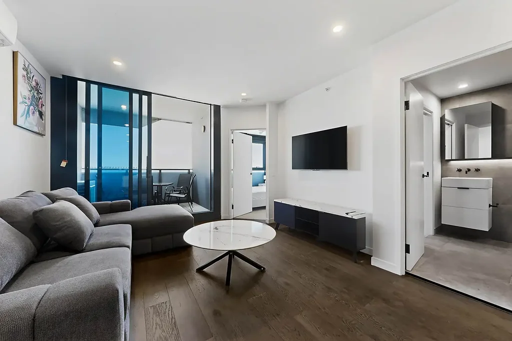 Newly Furnished Two Bedroom Apartment in Fortitude Valley