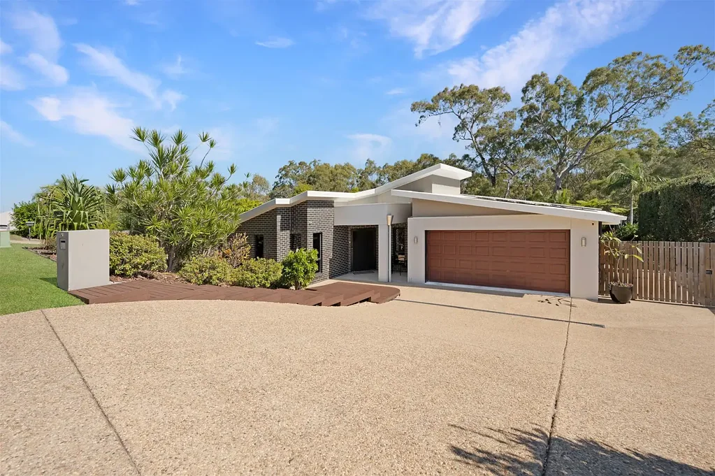South Gladstone 4房  Immaculate Family Home Offering Space and Versatility