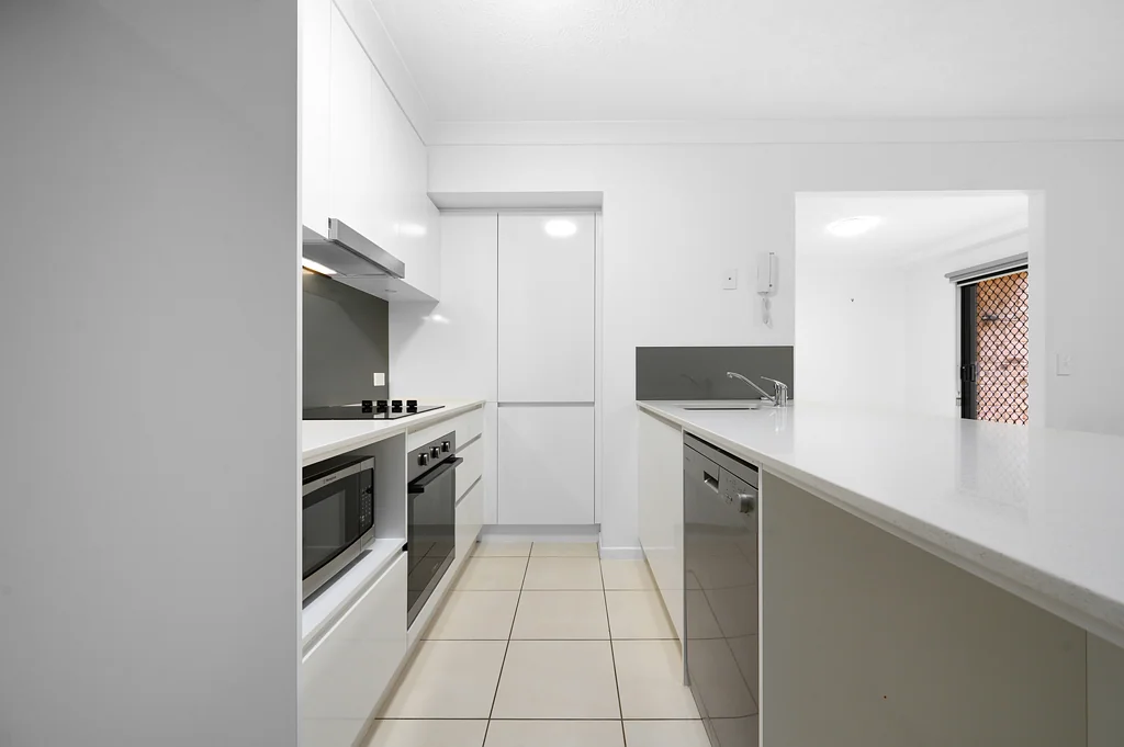 3/27 Chester Terrace, Southport, QLD 4215