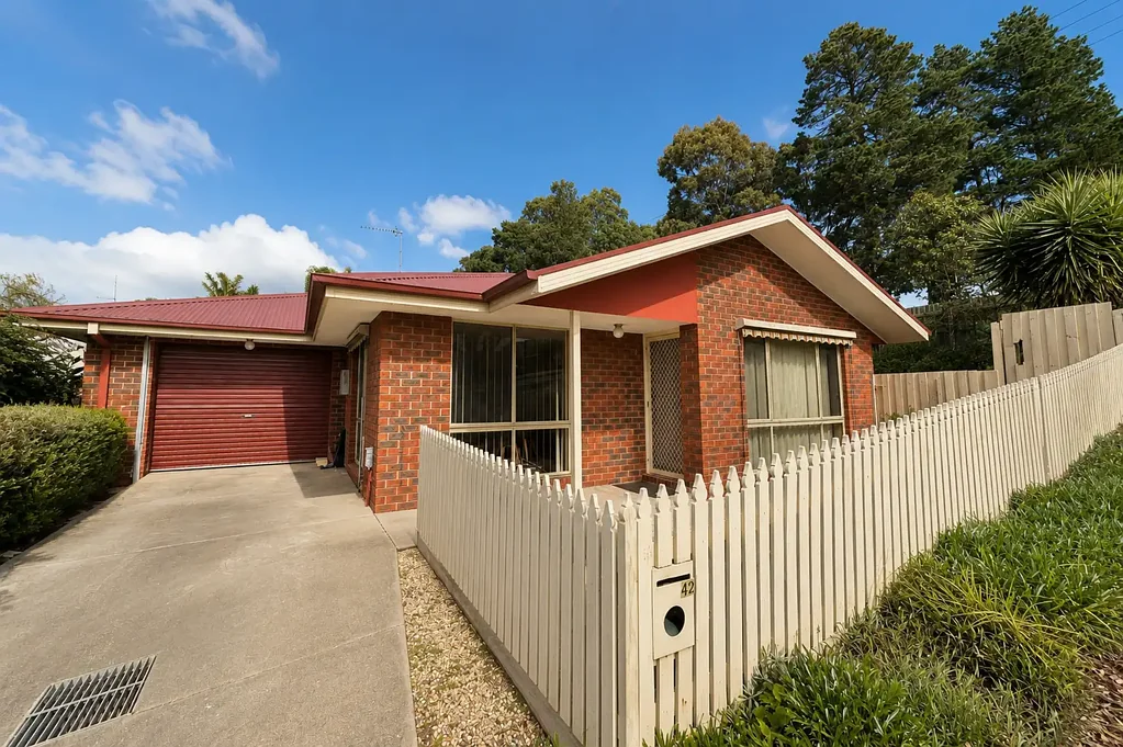 2 Bedroom Unit in Great Position!