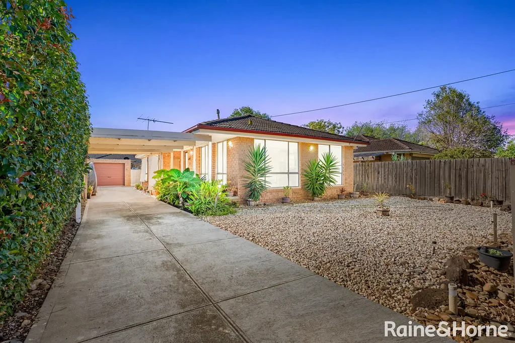 20 Brennan Street, Melton South, VIC 3338