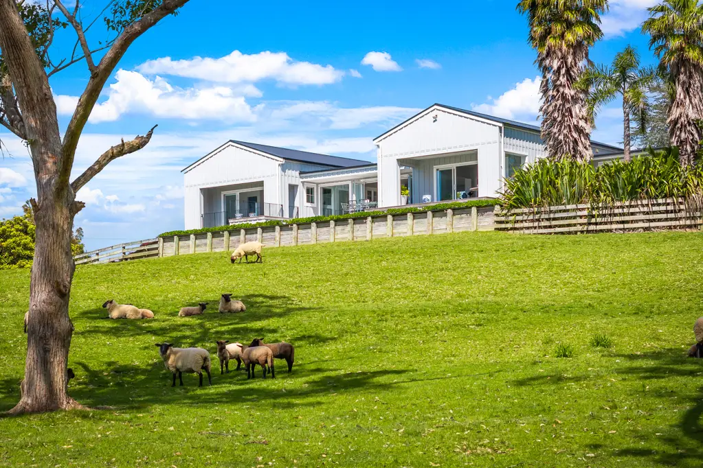 Matakana 4ਬੈੱਡਰੂਮ Matakana estate with coastal views