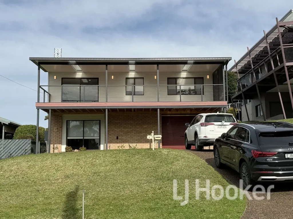 Wake Up to Spectacular Jervis Bay Views