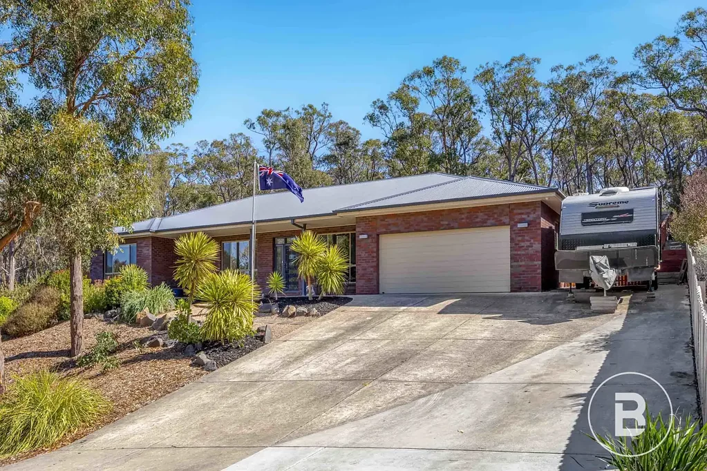 Mount Helen 4房  STUNNING FAMILY HOME WITH BUSHLAND ACCESS IN CONVENIENT LOCATION