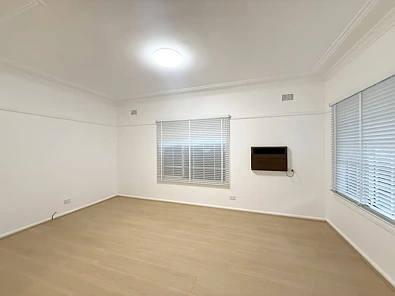 23 Hannons Avenue, Peakhurst, NSW 2210, 3 Bedrooms, 1 Bathrooms, House