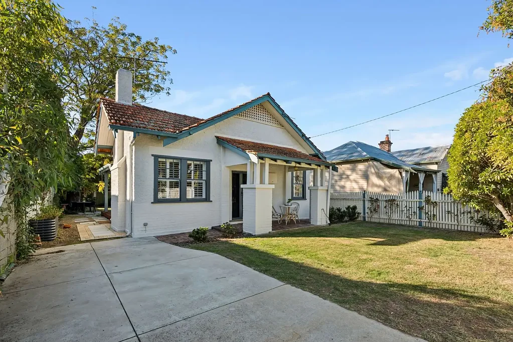 Leederville 2房  A classic, with room to bloom!