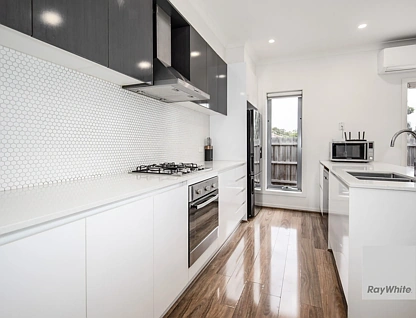 2/3 Victoria Road, Sydenham, VIC 3037, 3房, 2浴, 独立屋