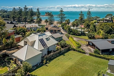 A Waiake Opportunity - Approx 200 metres to Beach