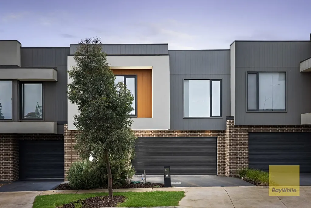 Truganina 4બેડરૂમ Spacious Park-Facing Family Home with Premium Comforts