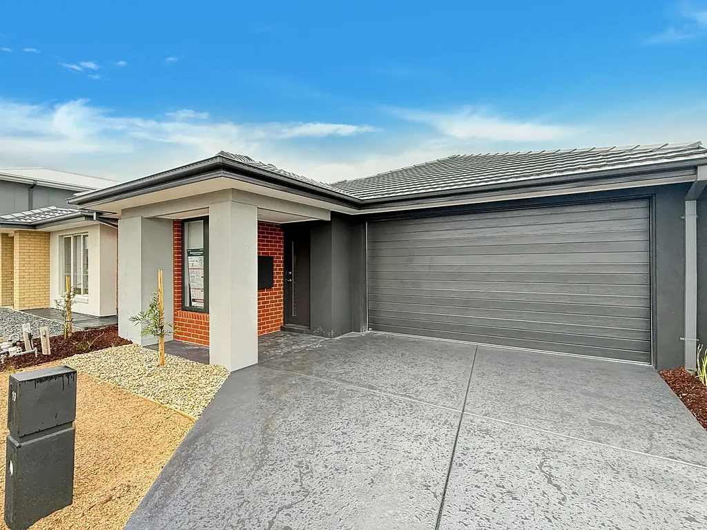 Comfortable and Modern – Brand New Home in Clyde