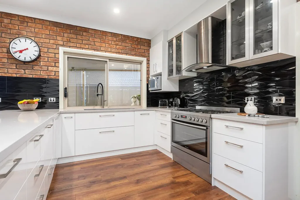 5 Keatinge Court, Lavington, NSW 2641