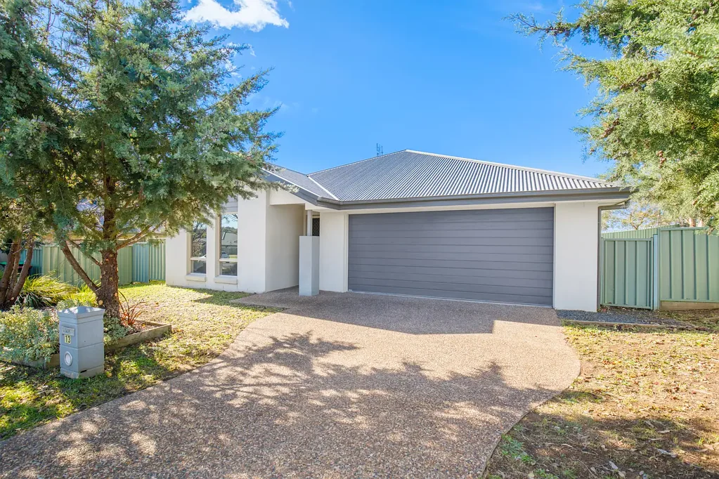 Armidale 4部屋 Bright, Breezy & Built for Living