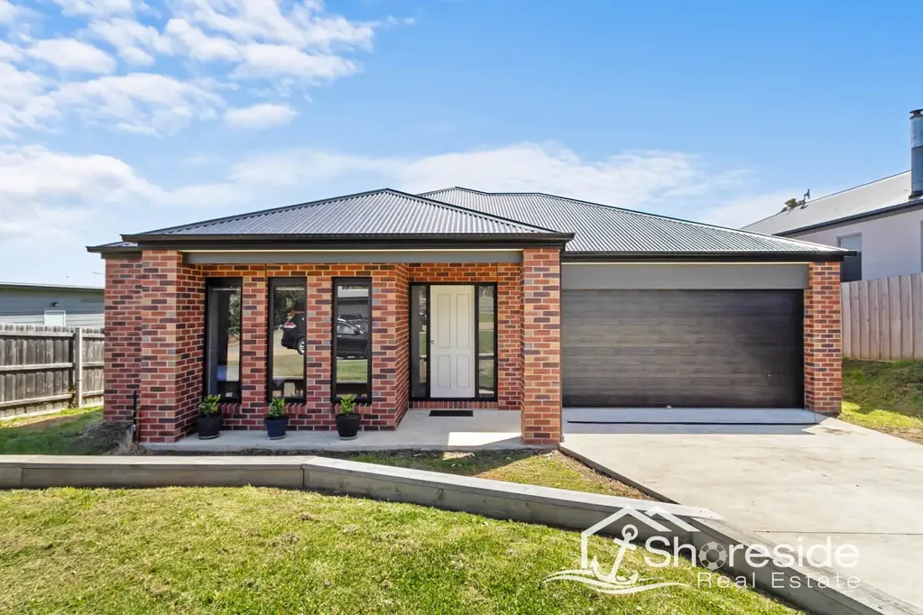 Lake Tyers Beach 4Zimmer Near-New Coastal Home with Space, Style & Comfort