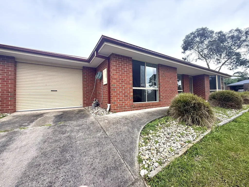 Charming Three-Bedroom Home Close to Schools & Parks