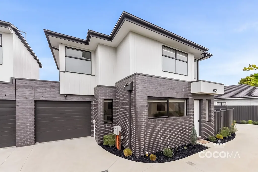 Noble Park 2房 全新朝北奢华住宅，设有两间起居区，尽享日常便利 Fairly New North Facing Luxury with Two Living Areas and Everyday Convenience