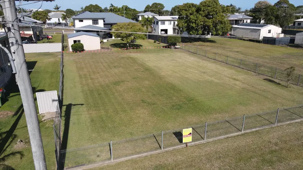 Ingham LEVEL 837m² BLOCK WITH INGHAM TOWN ACCESS!