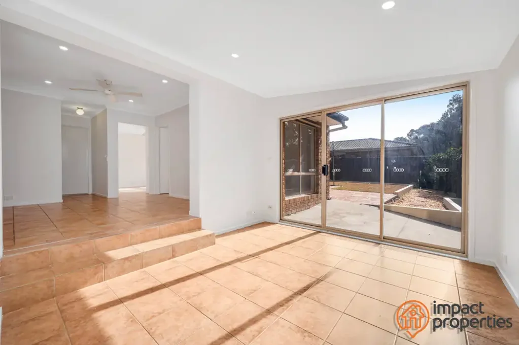 Ngunnawal 5 Bedroom Renovated Charming Home in a Quiet Cul-de-Sac !