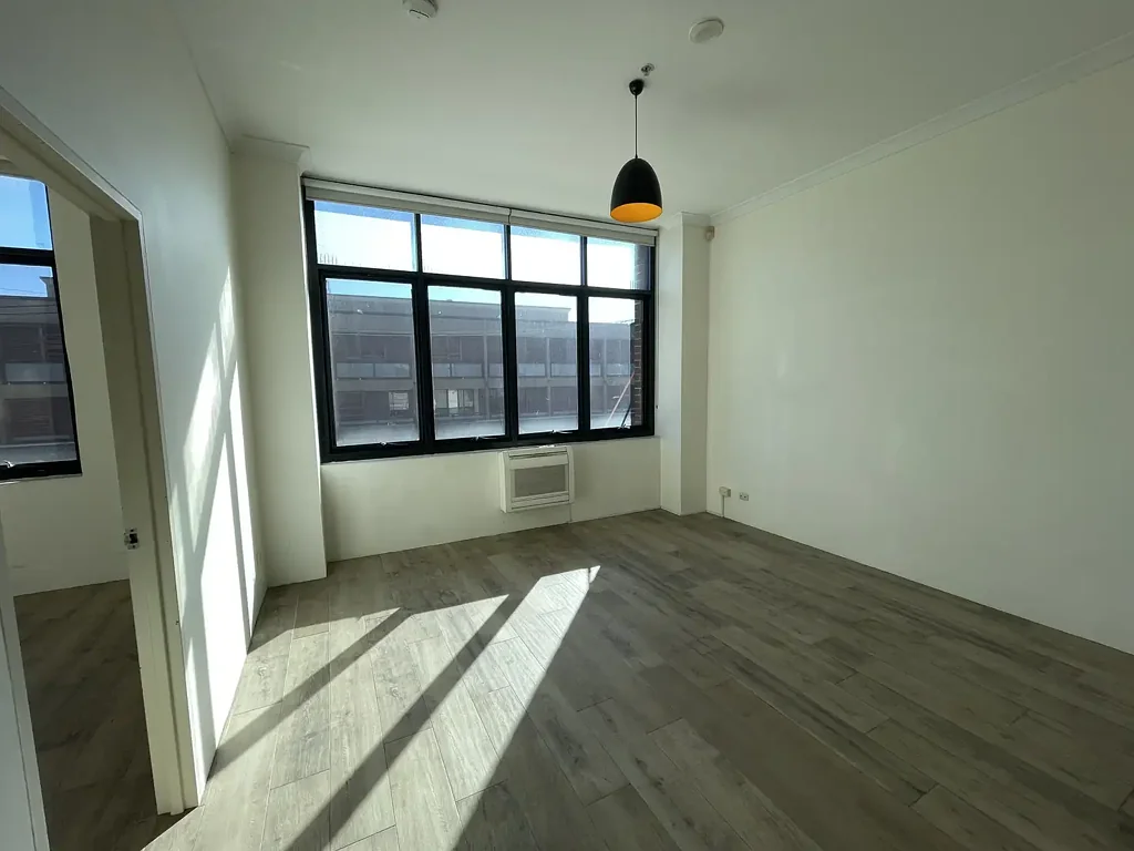 One Bedroom Apartment in the Heart of Newtown