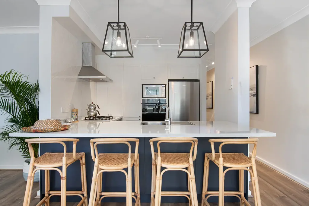 " High Quality Coastal Apartment in Boutique Complex "