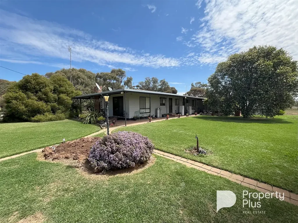 Charlton 4 Bedroom Your Ultimate 'Tree Change' Lifestyle Property - 12 acres & 4-Bed Home