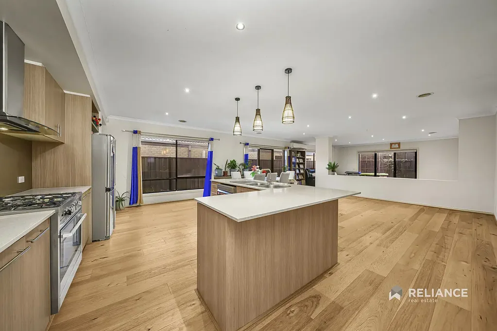 Point Cook 4कमरा Spacious Family Living in a Prime Point Cook Location | 9 Wylie Way