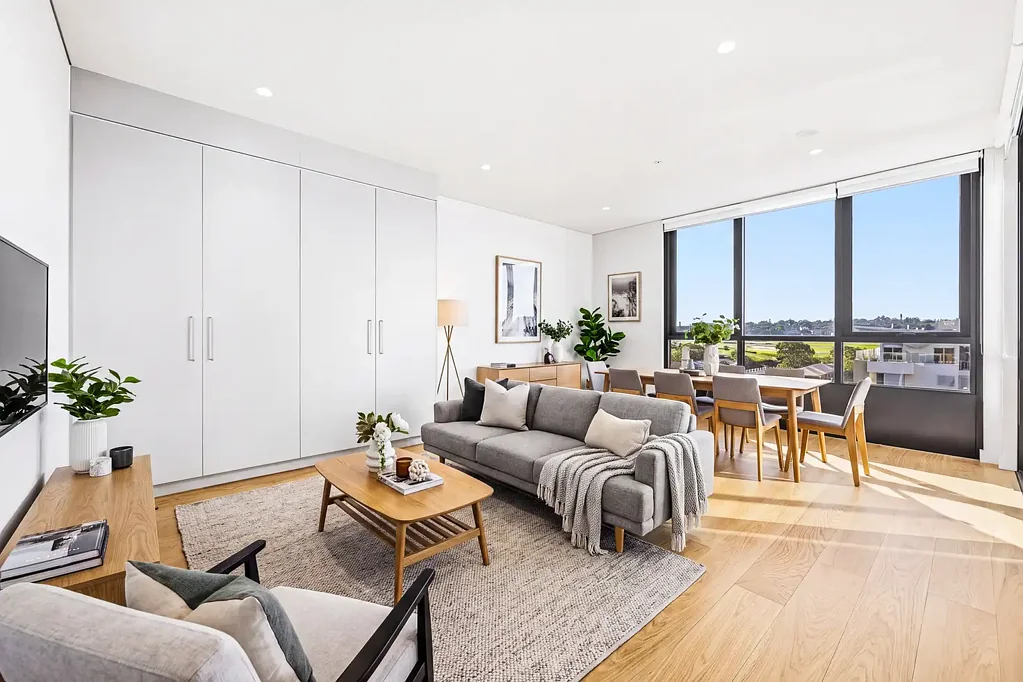 Brand New Luxury Apartment at "The Kensington" with Stunning Racecourse Views
