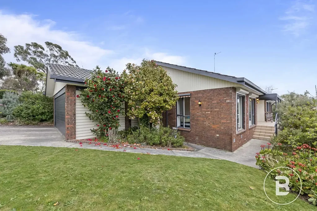 Ballarat North 4房  PERFECT FAMILY HOME IN POPULAR AREA.