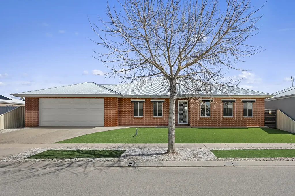 Benalla 4房  Modern Family Living with Exceptional Entertaining Space