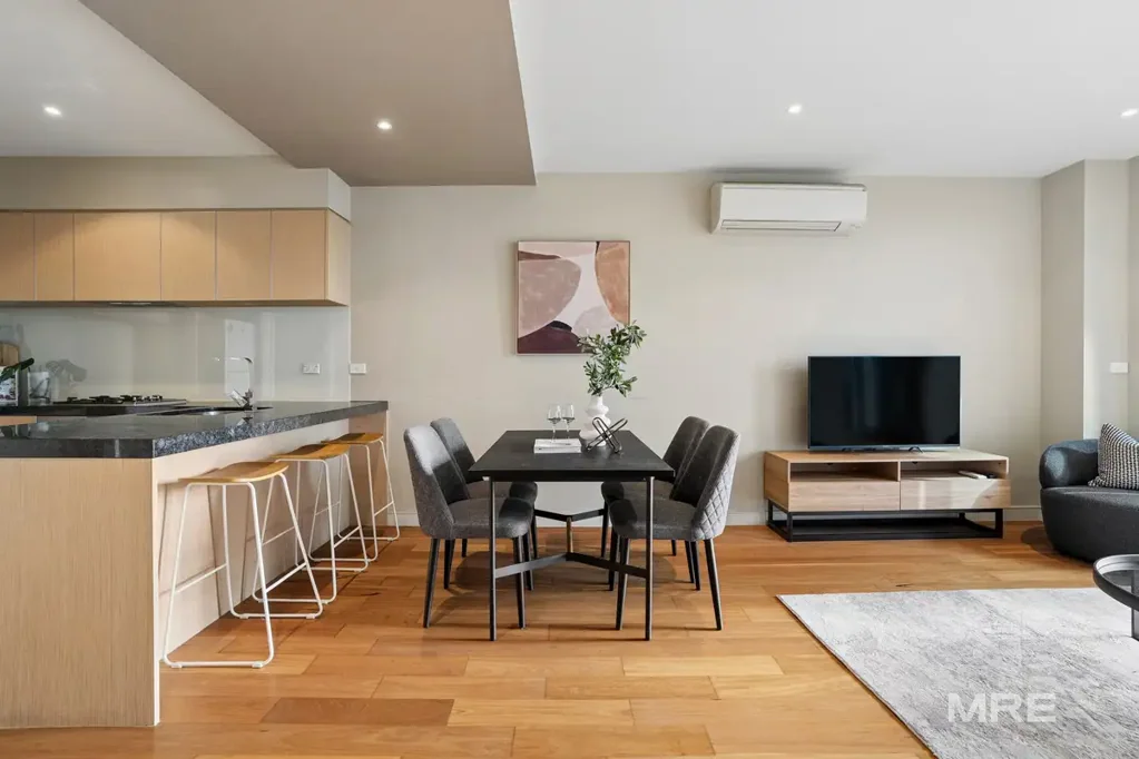 Melbourne 2房 CBD中心地带的卓越生活，无与伦比的地理位置 Exceptional CBD Living in an Unbeatable Location