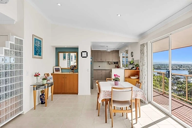 1/3 View Street, Burleigh Heads, QLD 4220, 5 slaapkamers, 3 badkamers, Apartment