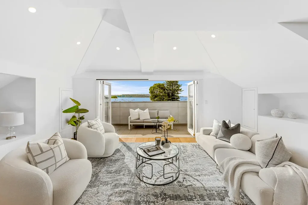 Double Bay 3 Bedroom Luxury Penthouse with Spectacular Harbour Views And Direct Lift Access