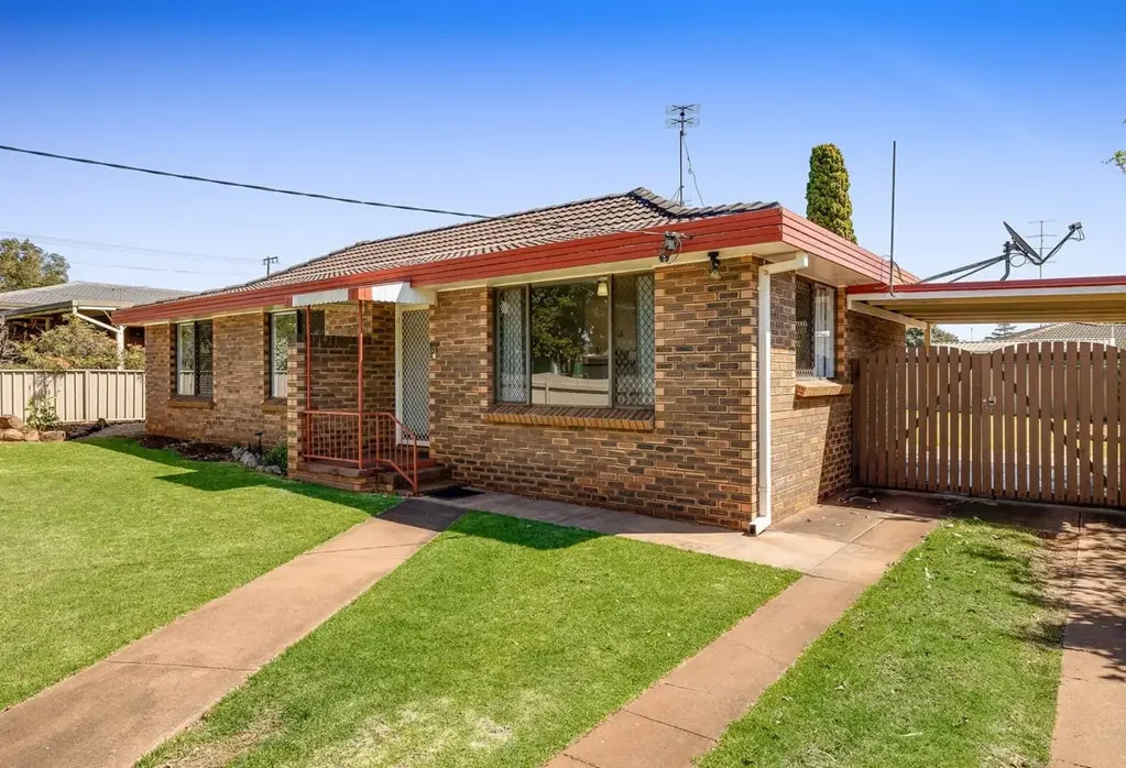 Charming Newtown Rental For Budget Savvy