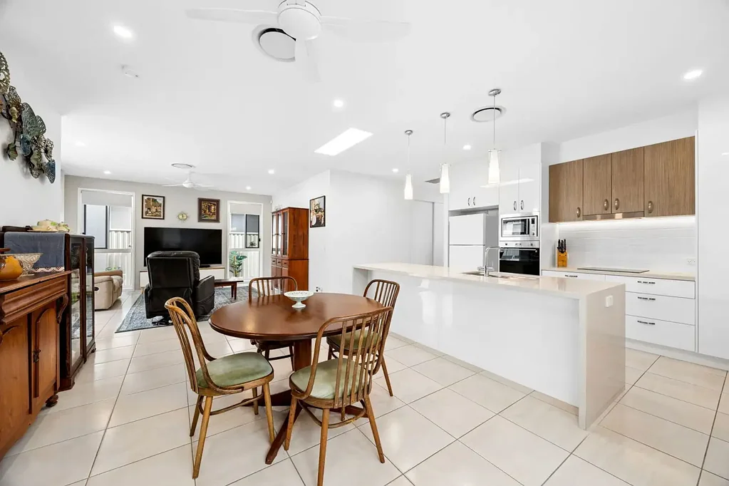 Kuluin 3房  GemLife Living at Its Best – Upgraded Home in a Prime Walkable Position