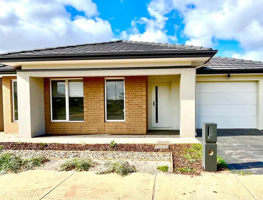 16 Rangipo Street, Truganina, South West Melbourne, 3 Bedrooms, 2 Bathrooms, House
