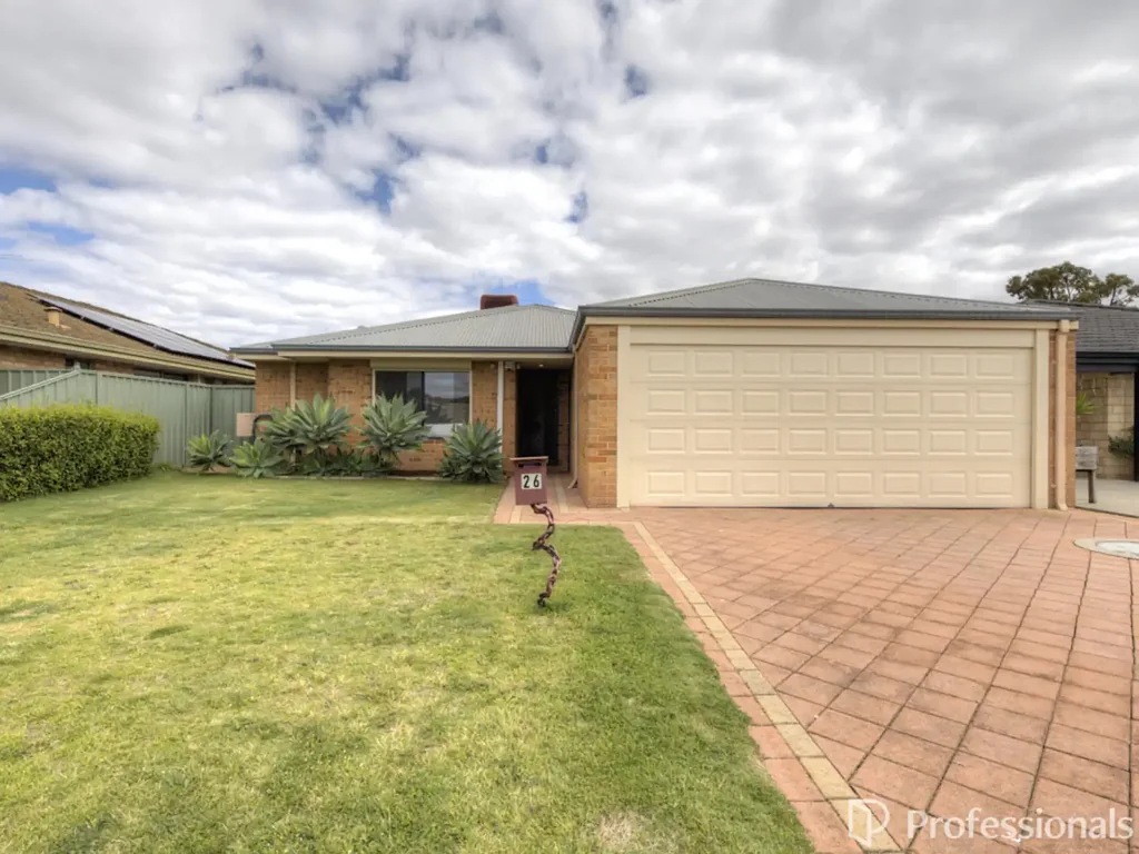 Spacious Family Home with Beautiful Gardens & Spa - Forrestfield