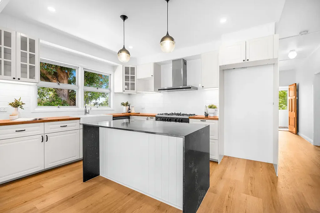 Wynnum West 3침실 Move Straight In and Feel at Home!