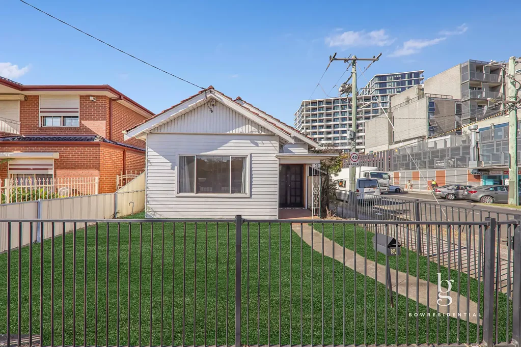 2 BEDROOM HOUSE AVAIALBLE FOR RENT