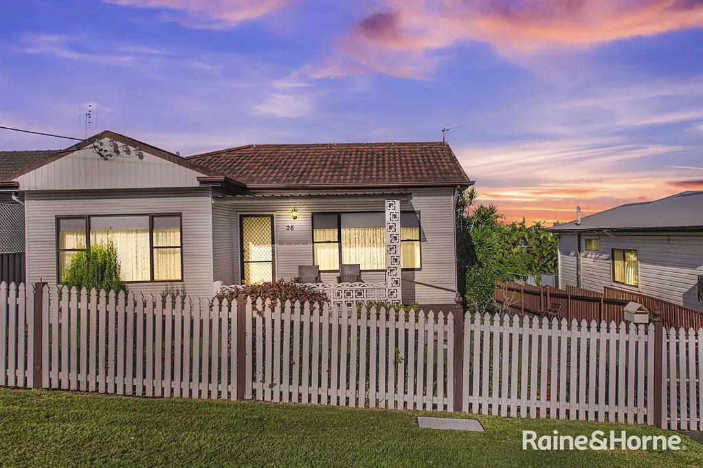 28 Chief Street, Belmont North, NSW 2280