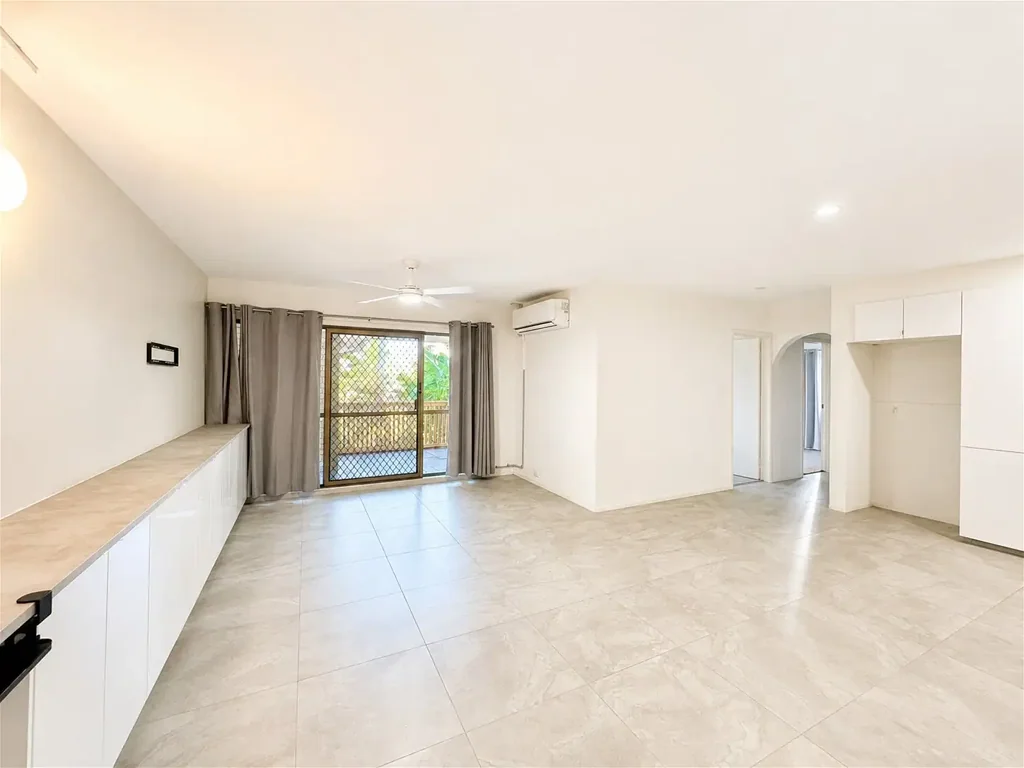 Two bedroom unit - Surfers Paradise