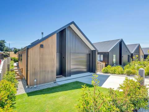 Wanaka 3房  Contemporary Elegance in Northlake