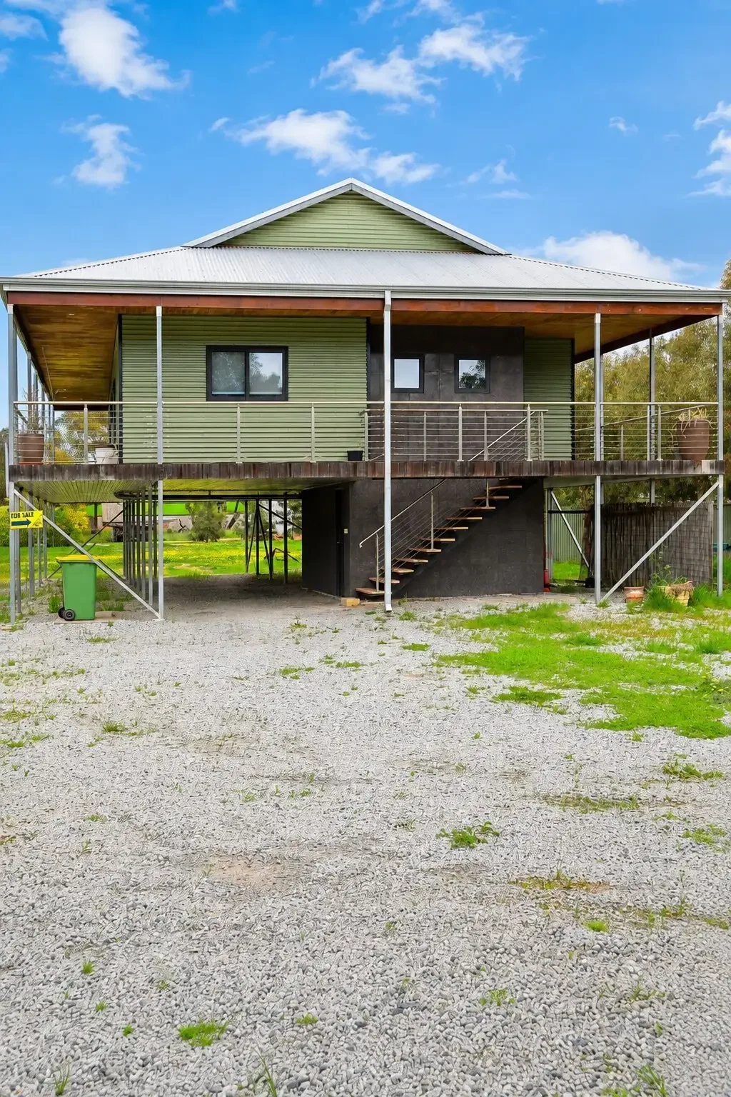 York 3 Bedroom LOVELY MODERN HOME