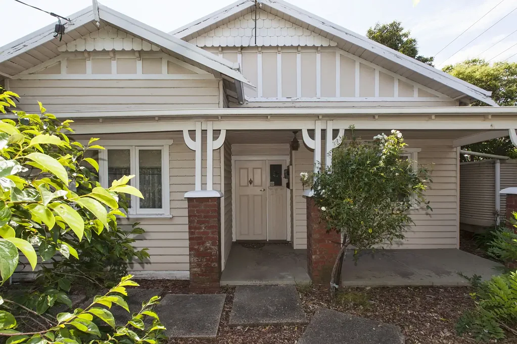 Fully furnished, Three bedroom home