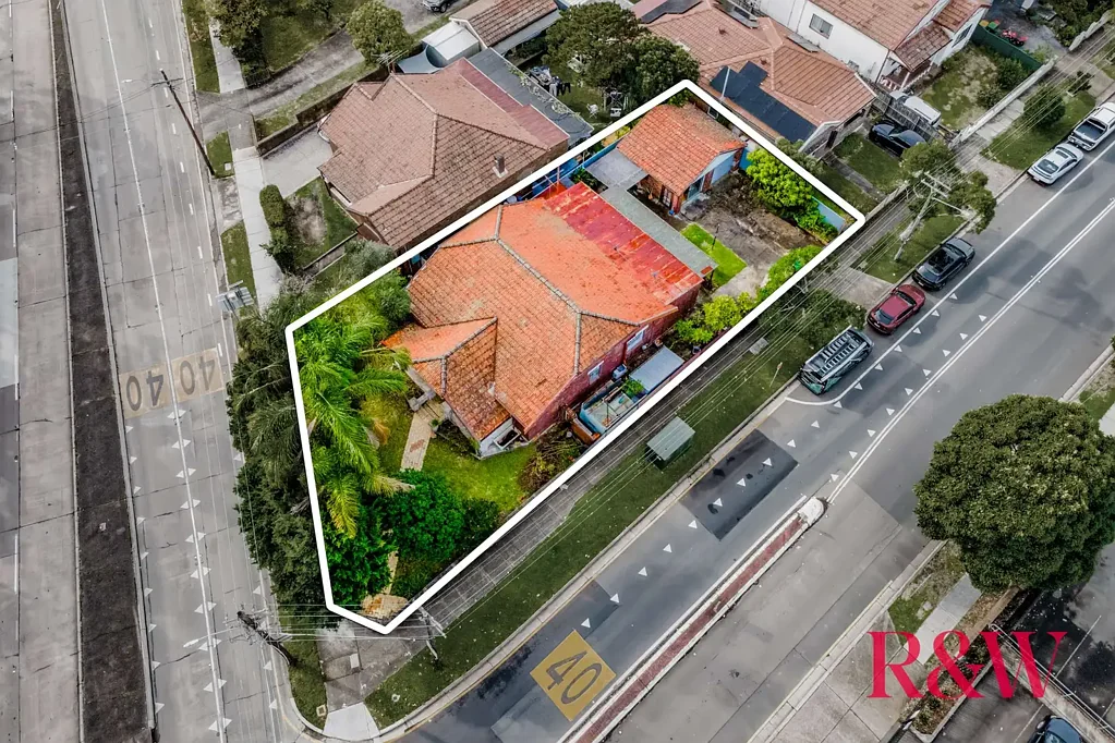 Strathfield South 3બેડરૂમ Original Full Brick Home with Endless Potential